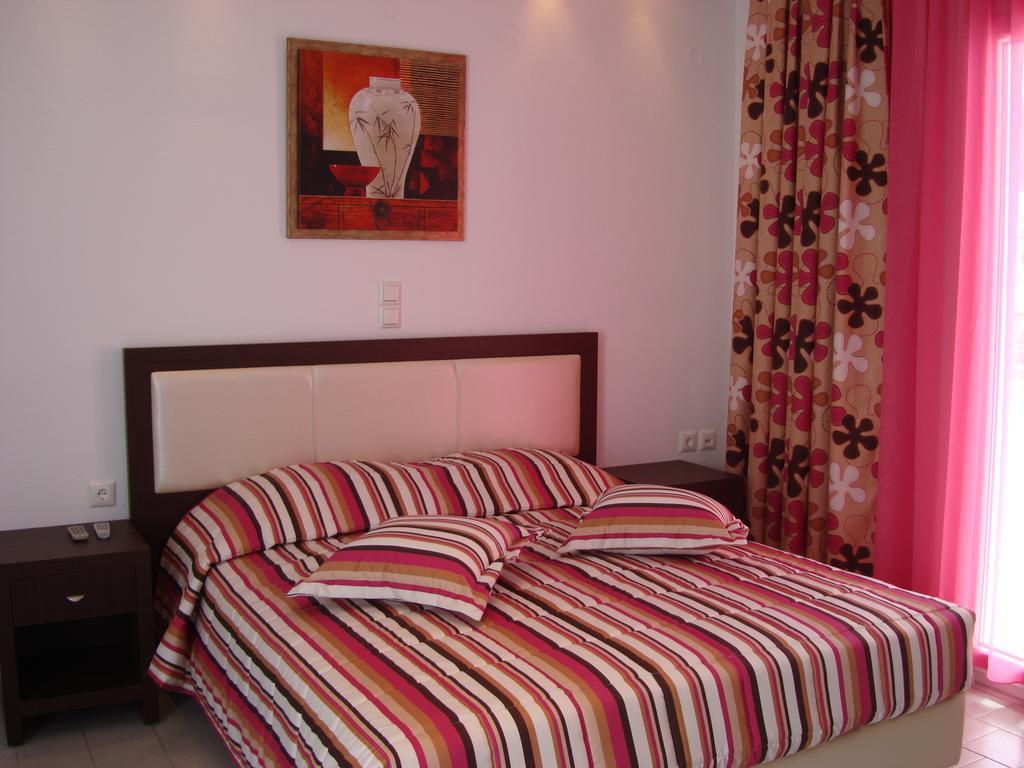 Elena Studios & Suites Ornósz Kültér fotó
